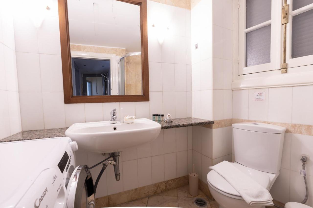 Ideal 4 Bdr Apartment In Plaka For 10! Atenas Exterior foto